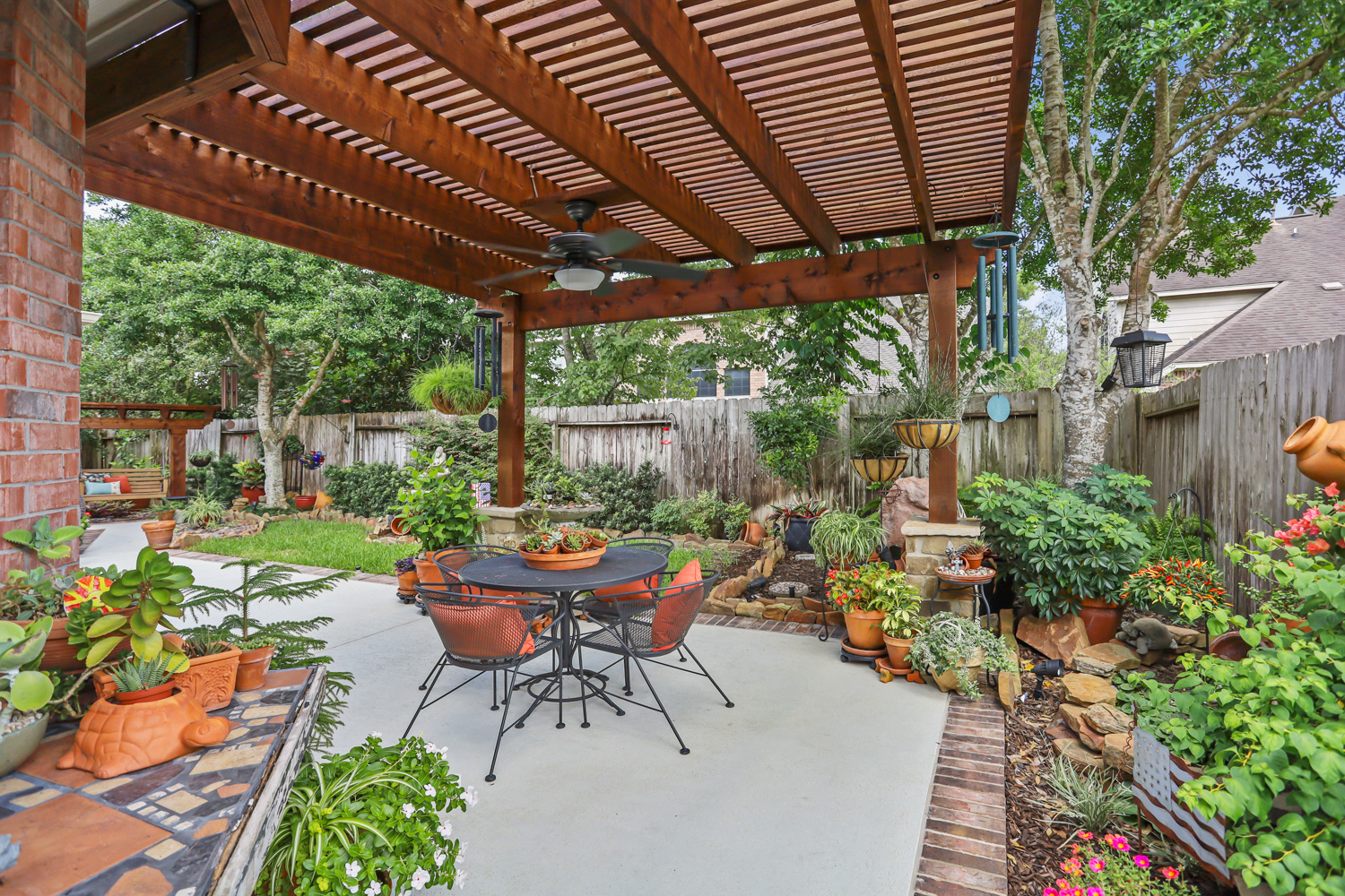 Beautiful pool house in Pearland