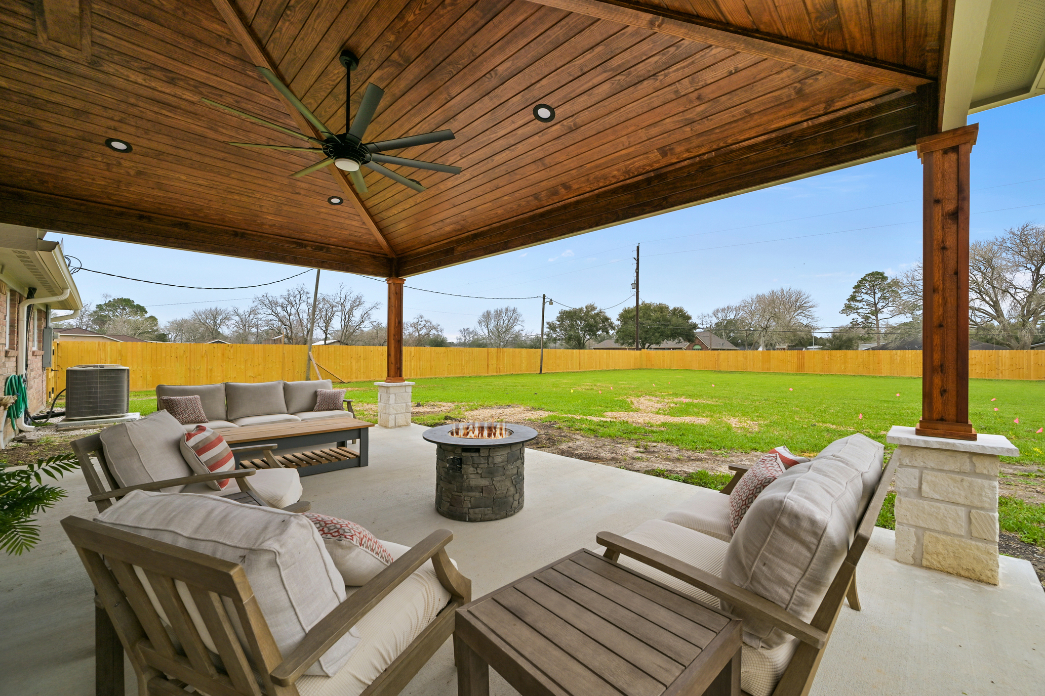 Outdoor Firepit - Backyard Retreats