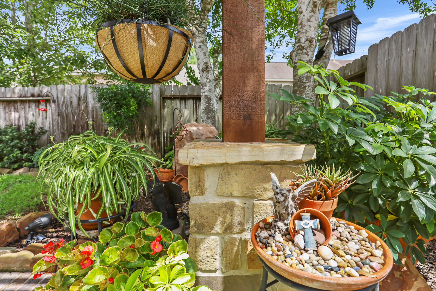 Backyard-Retreats_Pearland-Texas_beautiful-custom-arbors-for-your-backyard-7