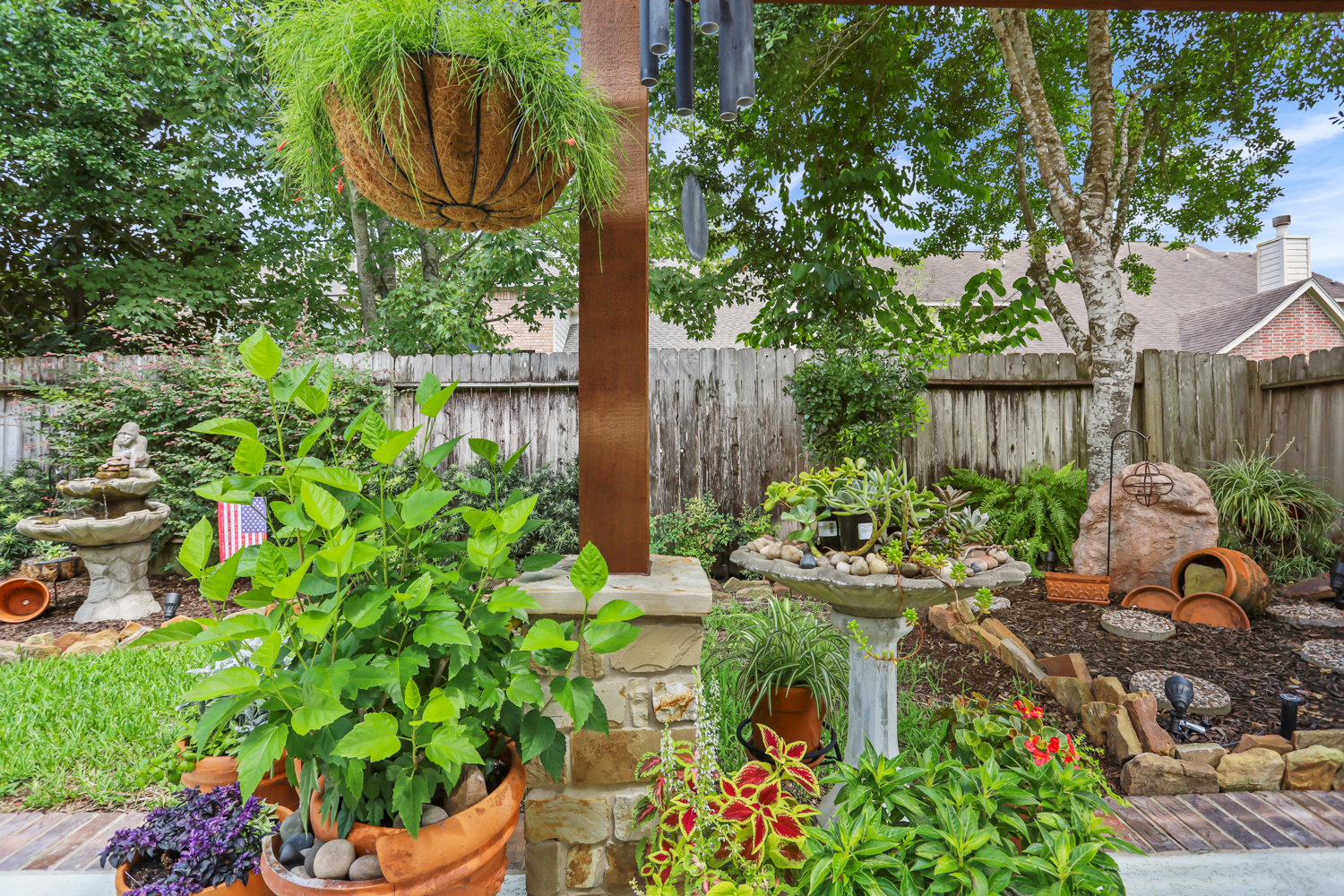 Backyard-Retreats_Pearland-Texas_beautiful-custom-arbors-for-your-backyard-9