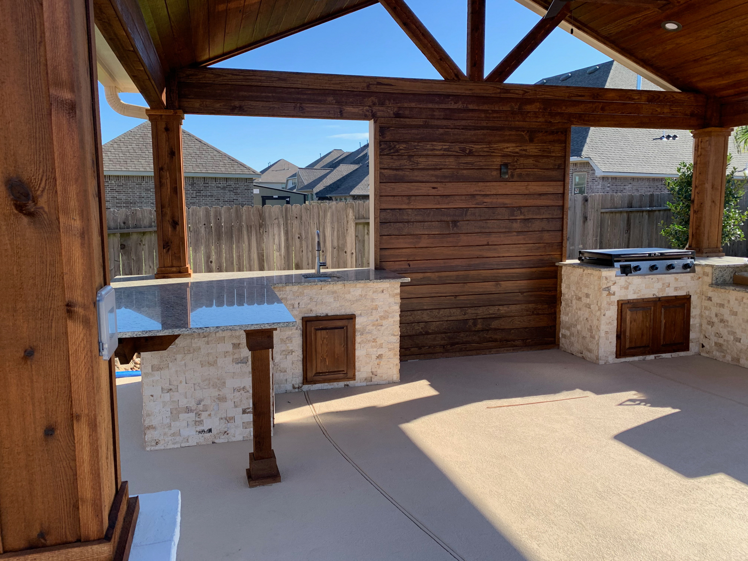 Backyard-Retreats_Pearland-Texas_beautiful-custom-cabanas-for-your-backyard-10