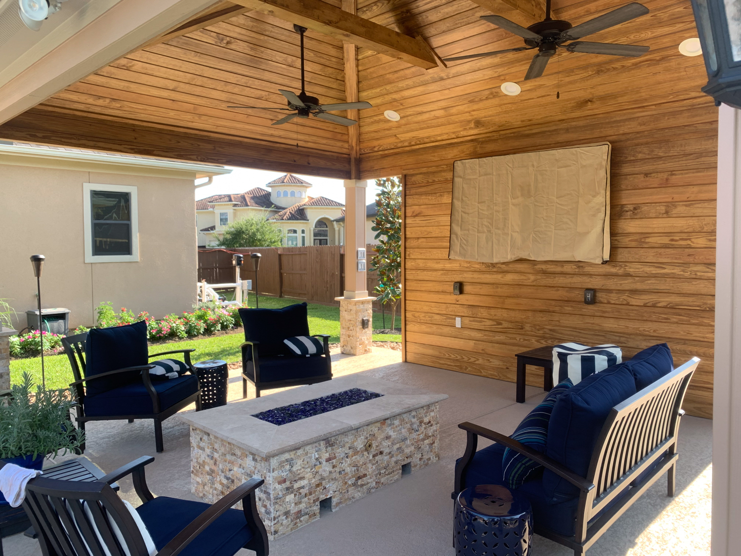 Backyard-Retreats_Pearland-Texas_beautiful-custom-cabanas-for-your-backyard-19