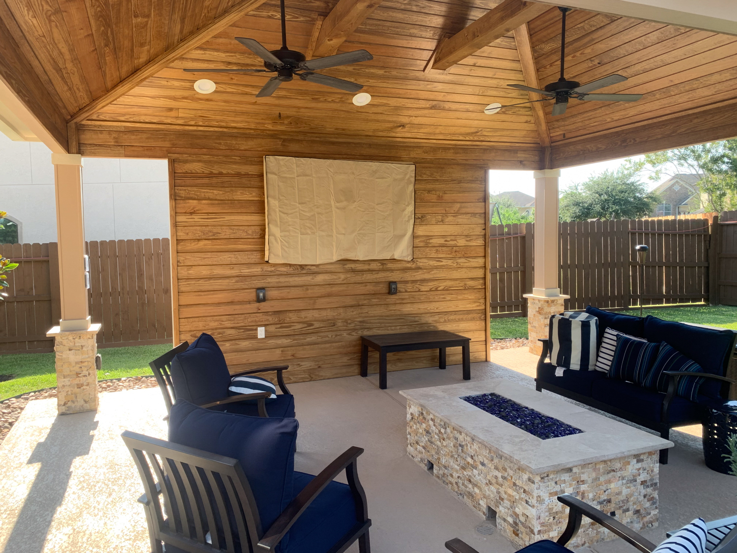 Backyard-Retreats_Pearland-Texas_beautiful-custom-cabanas-for-your-backyard-20