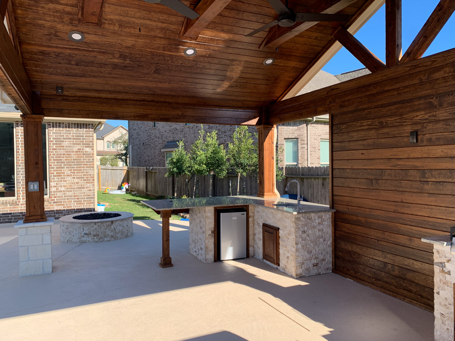 Backyard-Retreats_Pearland-Texas_beautiful-custom-cabanas-for-your-backyard-7