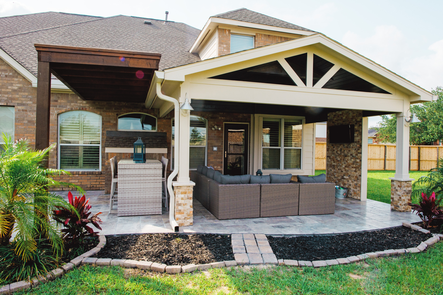 Backyard-Retreats_Pearland-Texas_beautiful-custom-covered-patios-for-your-backyard-102