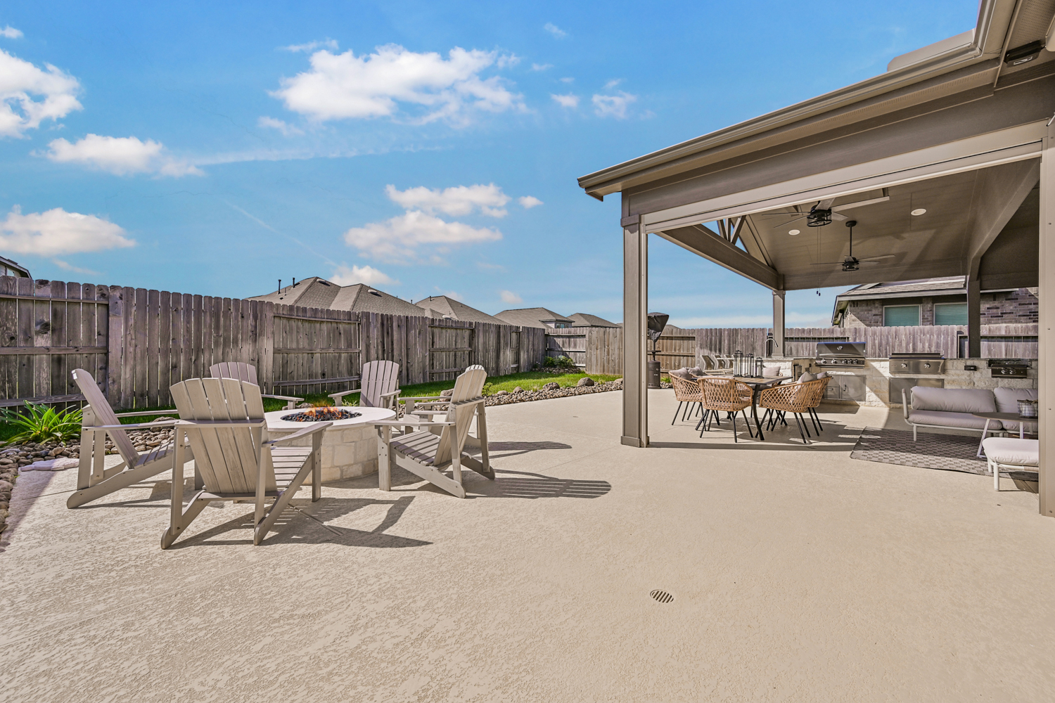 Backyard-Retreats_Pearland-Texas_beautiful-custom-covered-patios-for-your-backyard-8
