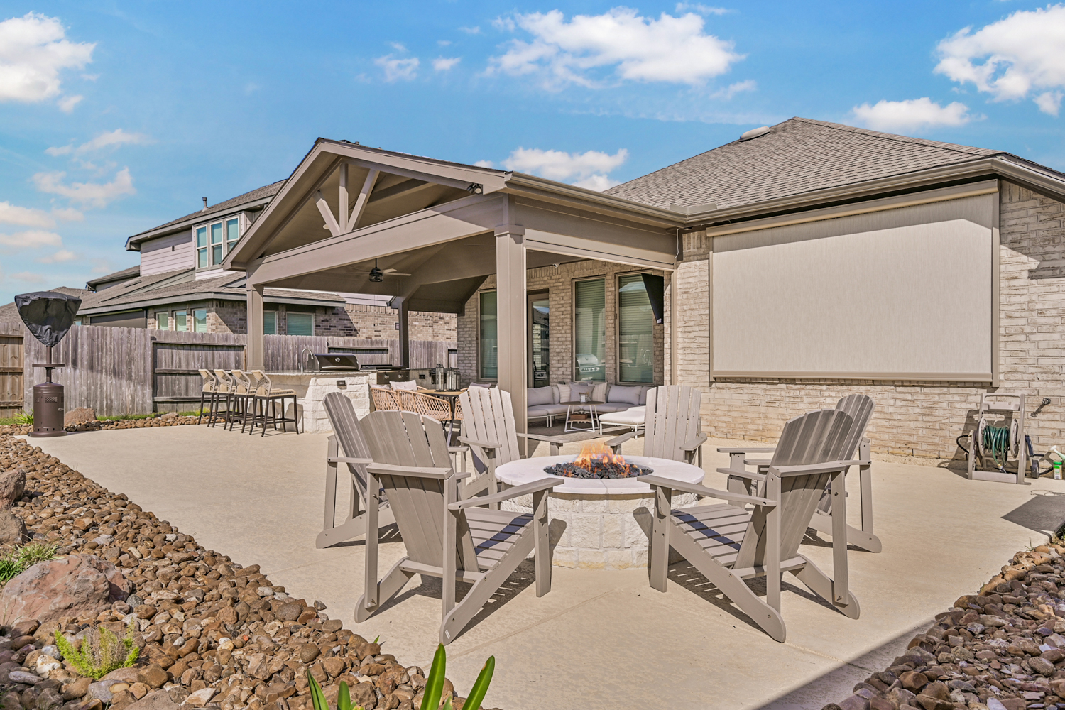 Backyard-Retreats_Pearland-Texas_beautiful-custom-covered-patios-for-your-backyard-9