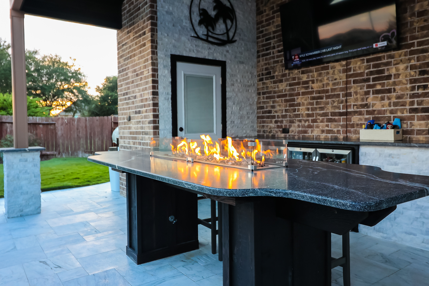 Backyard-Retreats_Pearland-Texas_beautiful-custom-covered-fireplaces-and-firepits-for-your-backyard-14