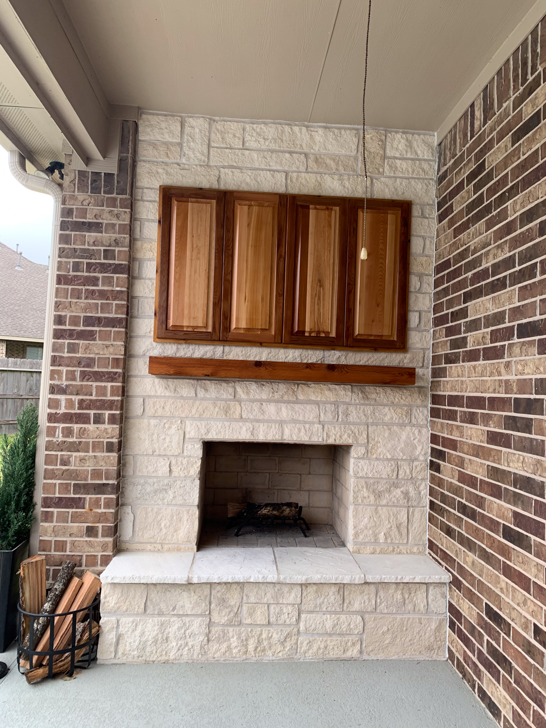 Backyard-Retreats_Pearland-Texas_beautiful-custom-covered-fireplaces-and-firepits-for-your-backyard-15