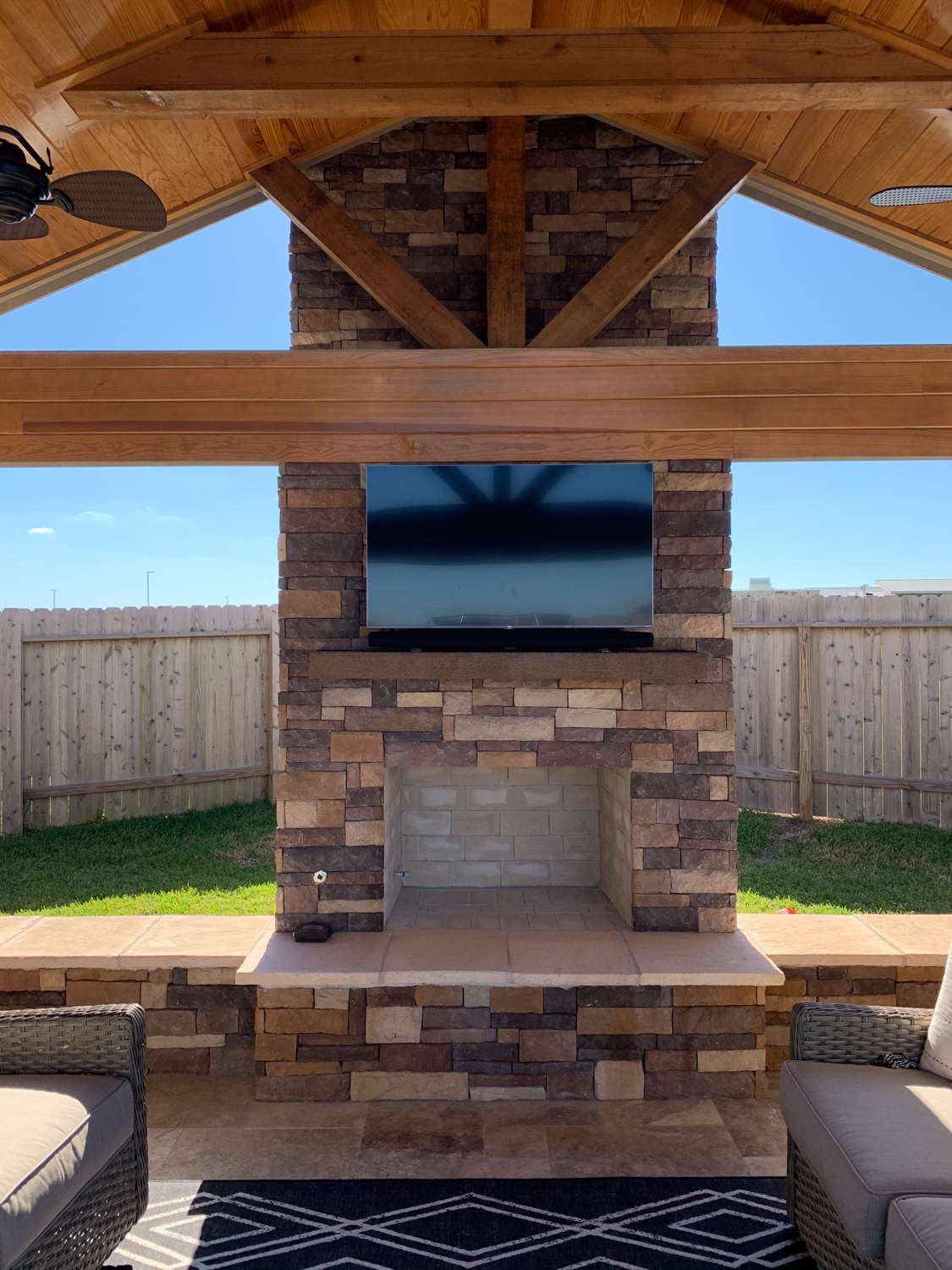 Backyard-Retreats_Pearland-Texas_beautiful-custom-covered-fireplaces-and-firepits-for-your-backyard-23