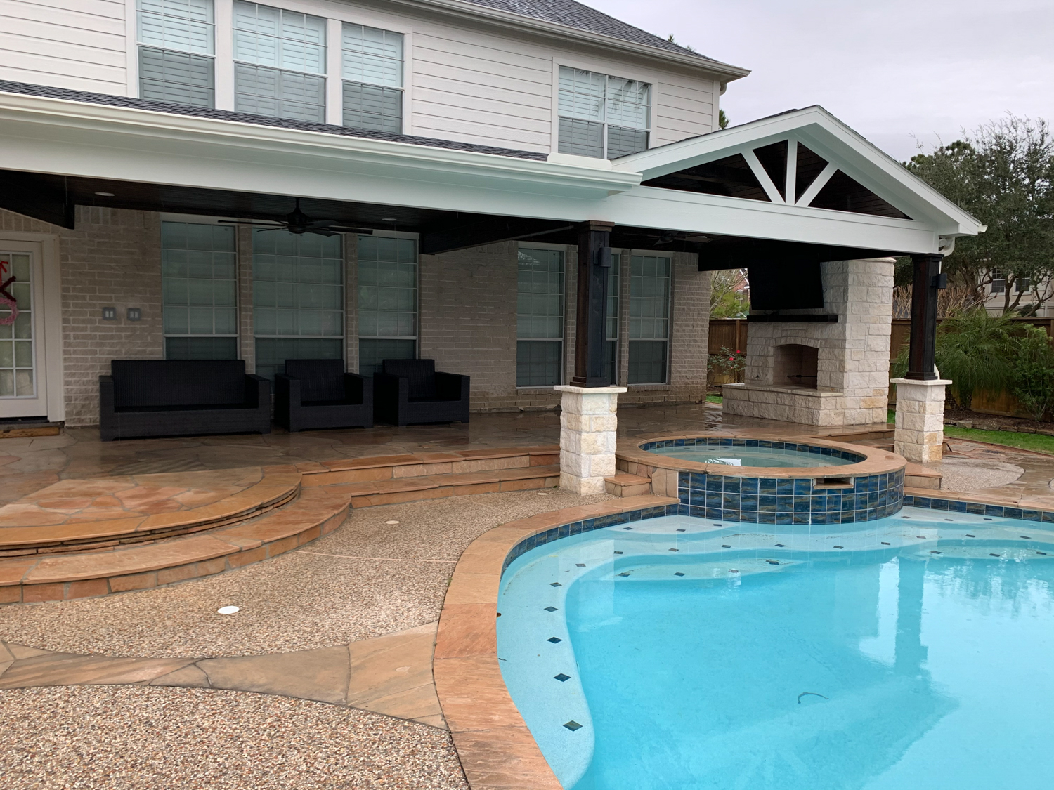 Backyard-Retreats_Pearland-Texas_beautiful-custom-covered-fireplaces-and-firepits-for-your-backyard-29