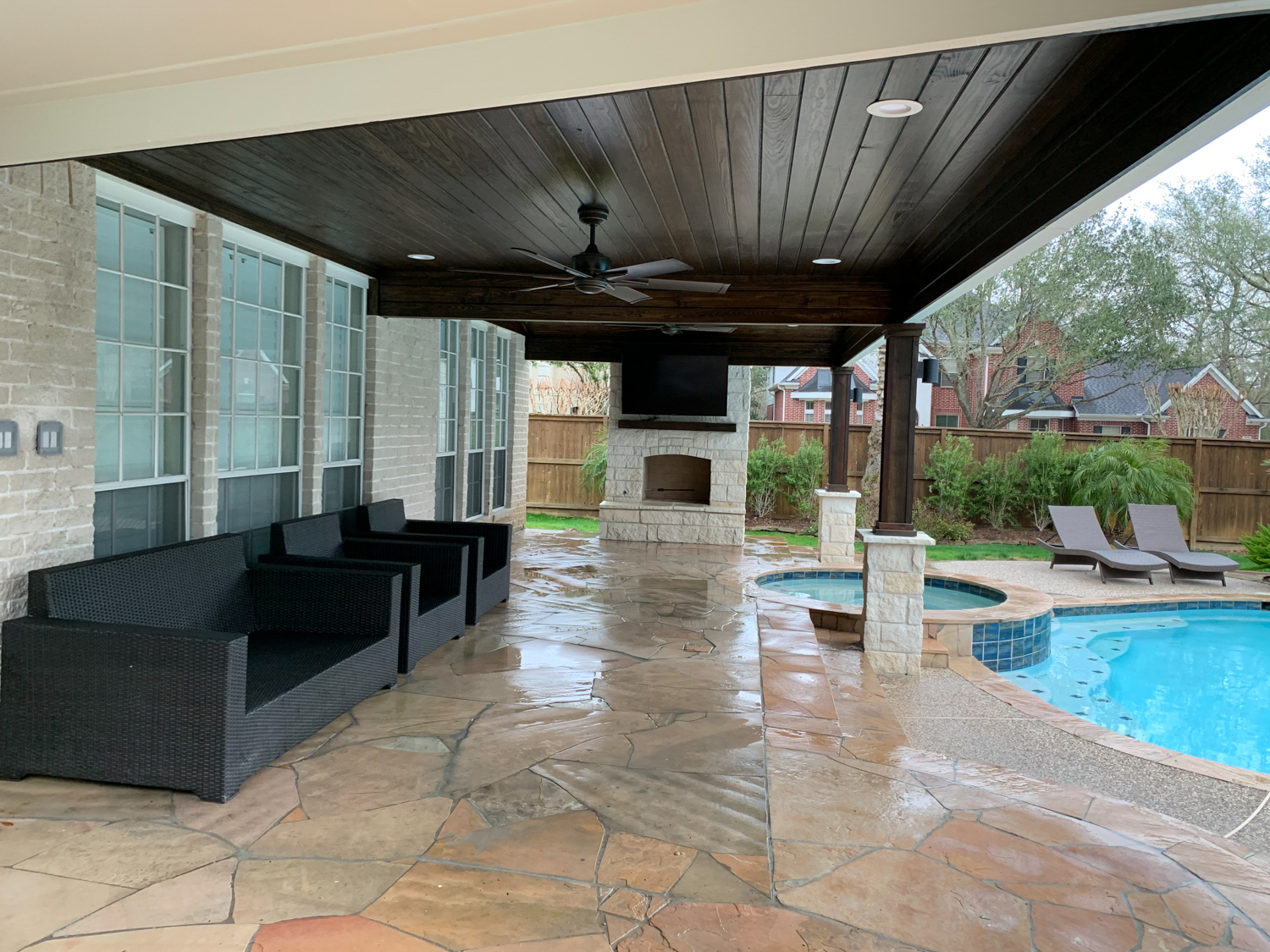 Backyard-Retreats_Pearland-Texas_beautiful-custom-covered-fireplaces-and-firepits-for-your-backyard-30