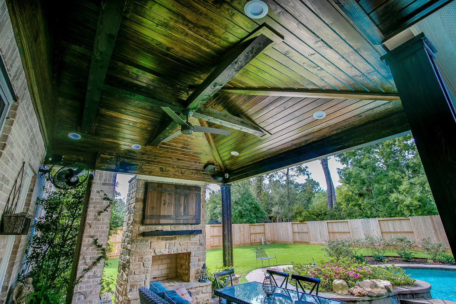 Backyard-Retreats_Pearland-Texas_beautiful-custom-covered-fireplaces-and-firepits-for-your-backyard-41
