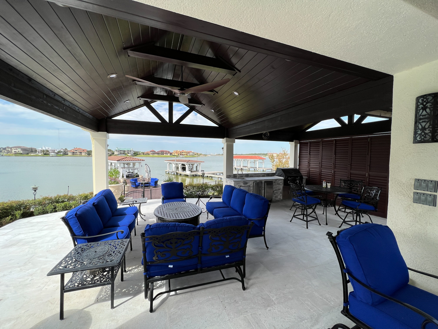 Backyard-Retreats_Pearland-Texas_beautiful-custom-outdoor-kitchens-for-your-backyard-16
