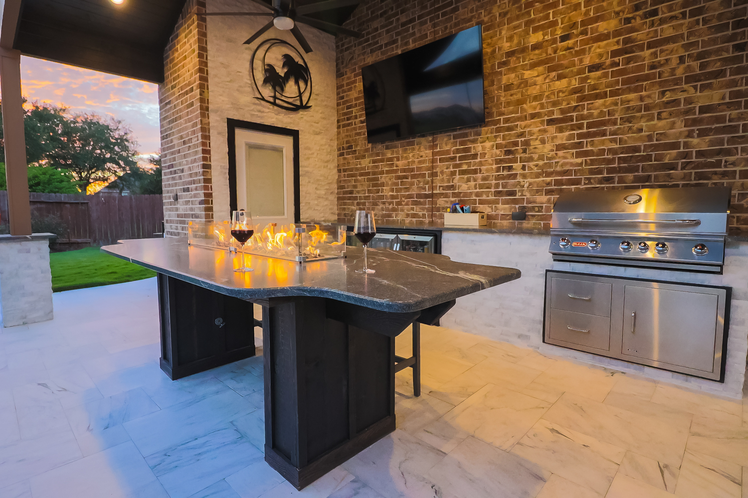 Backyard-Retreats_Pearland-Texas_beautiful-custom-outdoor-kitchens-for-your-backyard-17