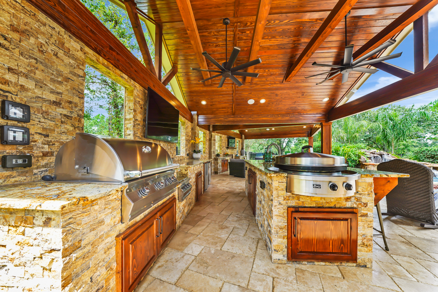 Backyard-Retreats_Pearland-Texas_beautiful-custom-outdoor-kitchens-for-your-backyard-40