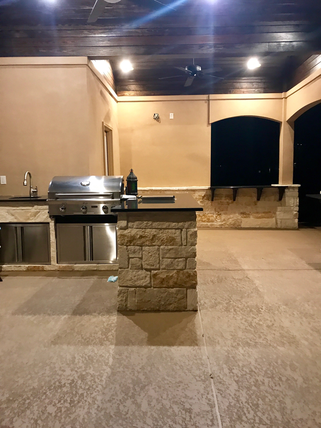 Backyard-Retreats_Pearland-Texas_beautiful-custom-outdoor-kitchens-for-your-backyard-43
