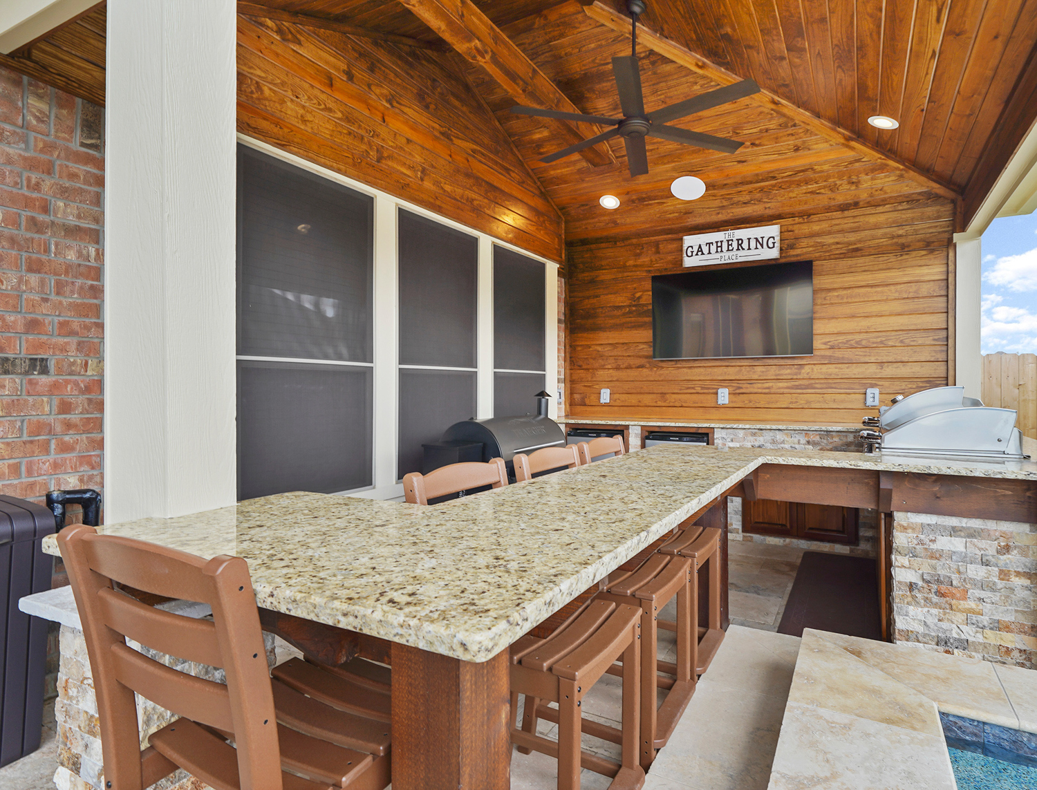 Backyard-Retreats_Pearland-Texas_beautiful-custom-outdoor-kitchens-for-your-backyard-45