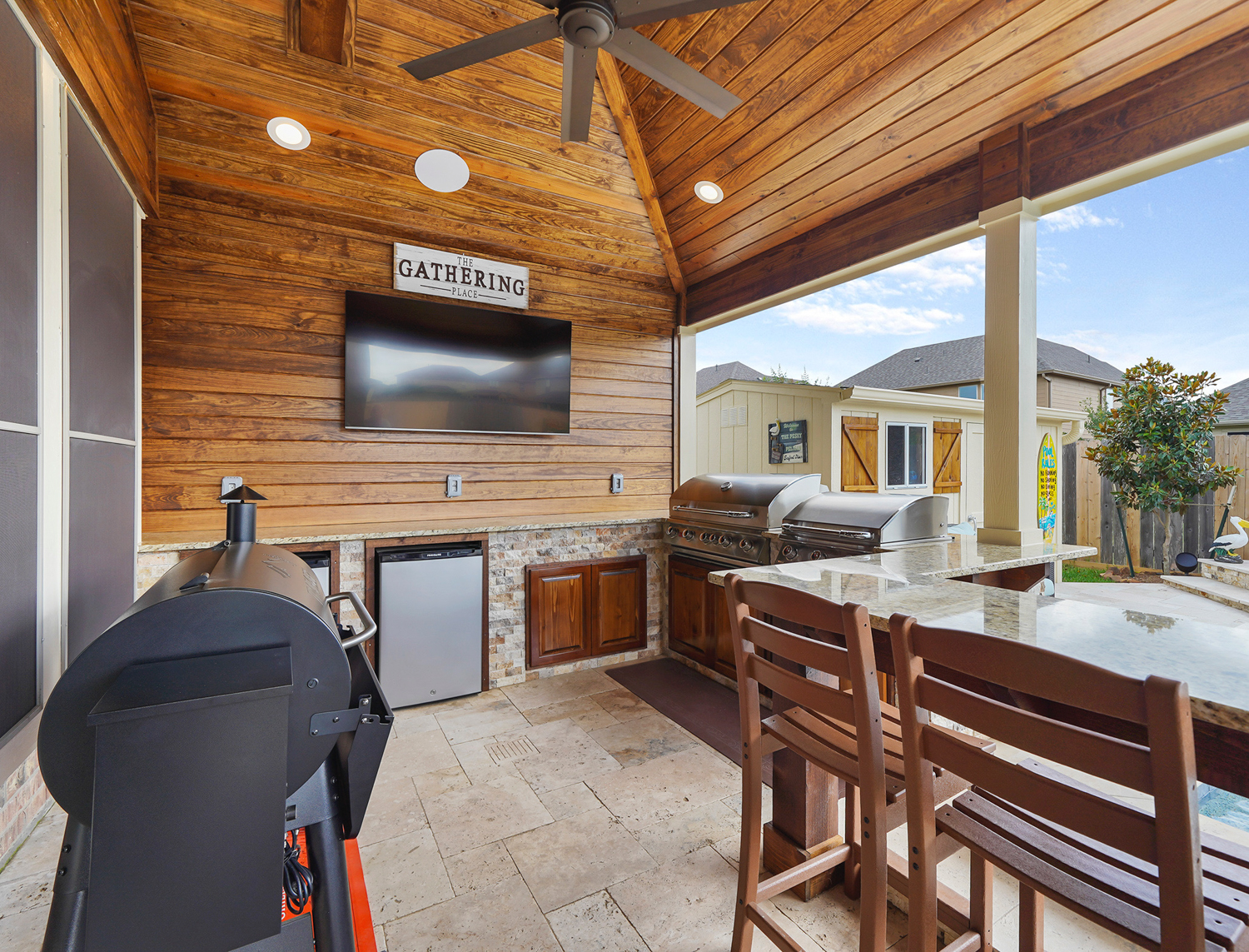 Backyard-Retreats_Pearland-Texas_beautiful-custom-outdoor-kitchens-for-your-backyard-49