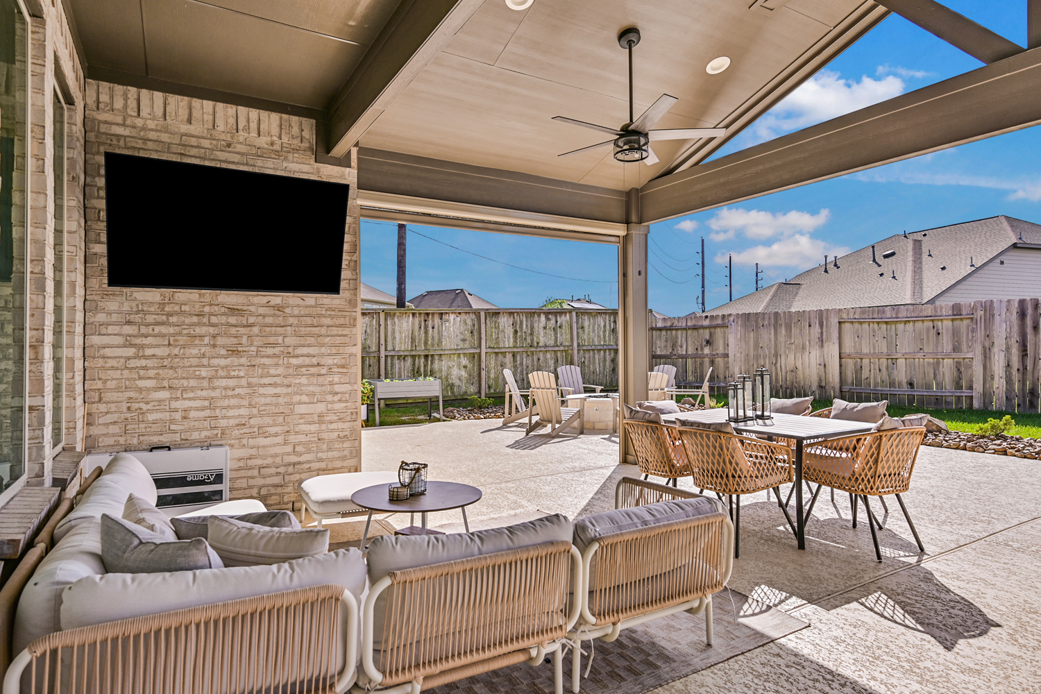 Backyard Retreats Outdoor Living Room Service