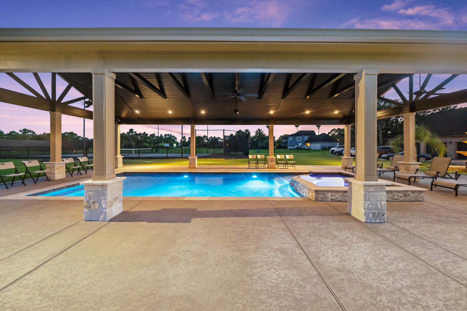 Backyard-Retreats_Pearland-Texas_beautiful-custom-pool-houses-for-your-backyard-18
