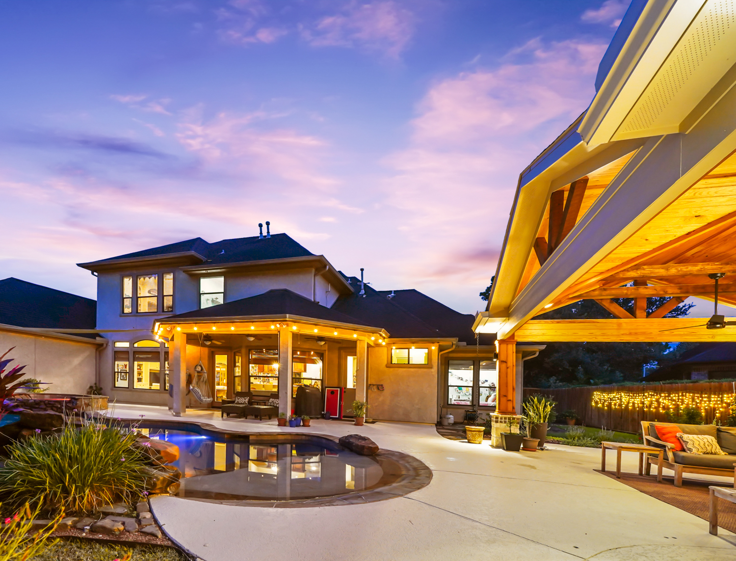 Backyard-Retreats_Pearland-Texas_beautiful-custom-pool-houses-for-your-backyard-23
