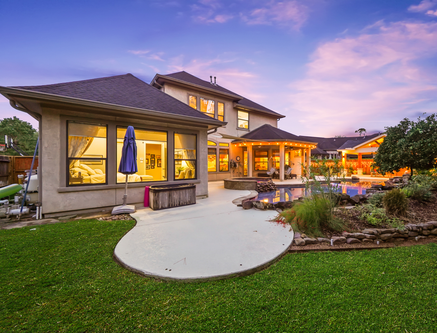 Backyard-Retreats_Pearland-Texas_beautiful-custom-pool-houses-for-your-backyard-27
