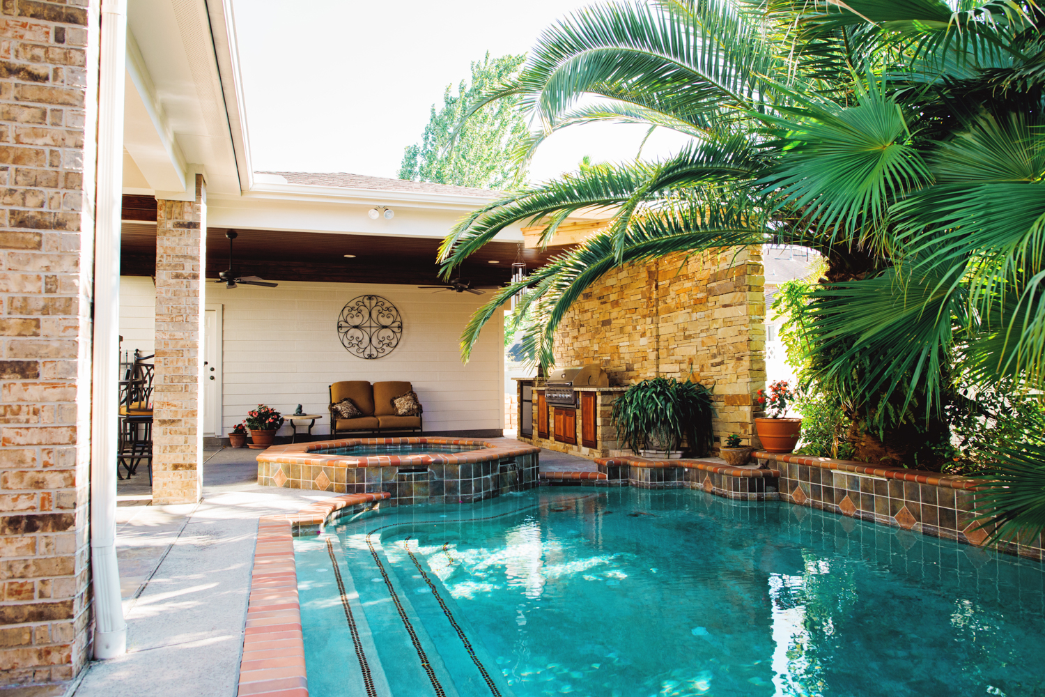Backyard-Retreats_Pearland-Texas_beautiful-custom-pool-houses-for-your-backyard-39