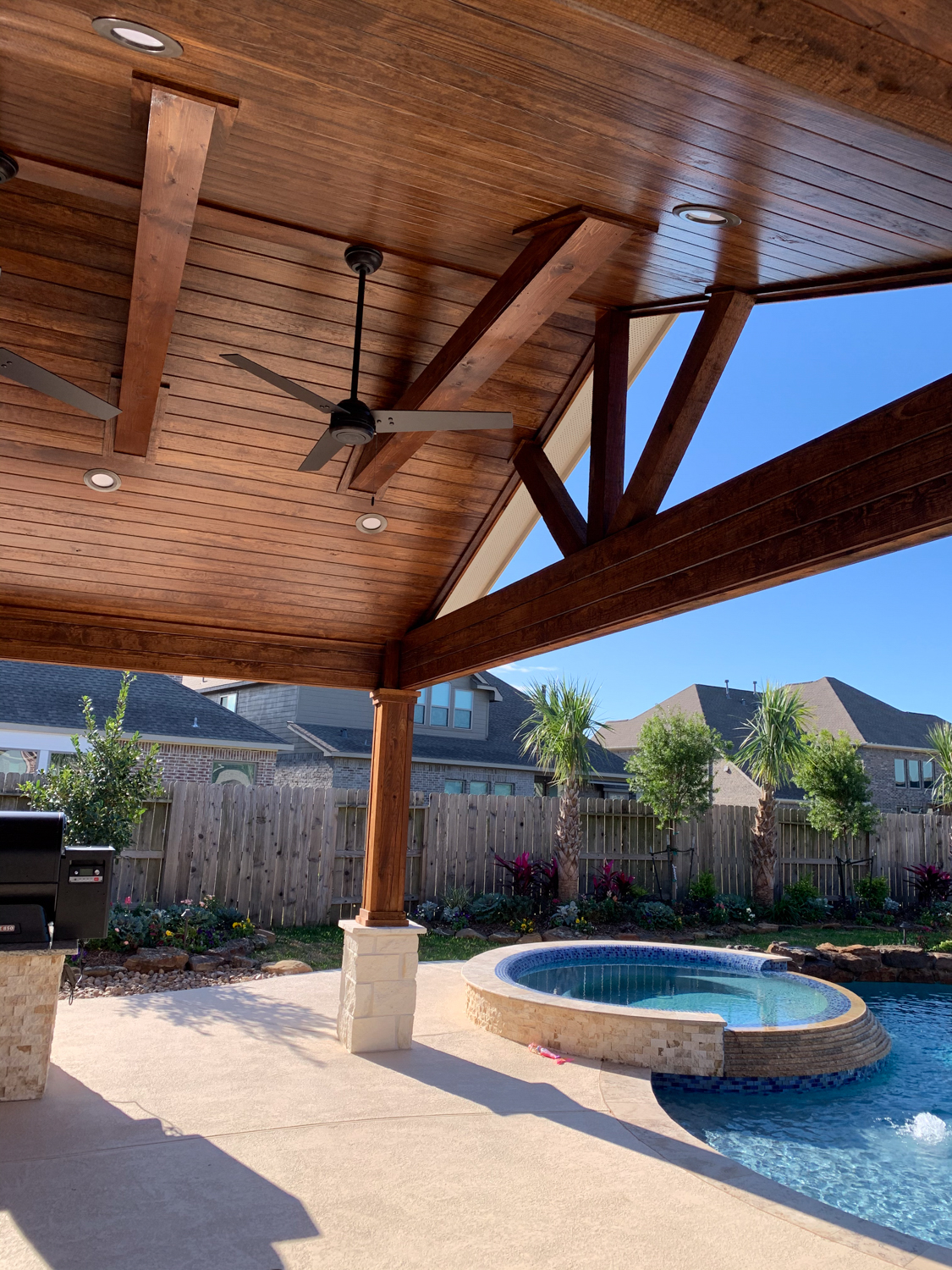 Backyard-Retreats_Pearland-Texas_beautiful-custom-pool-houses-for-your-backyard-4