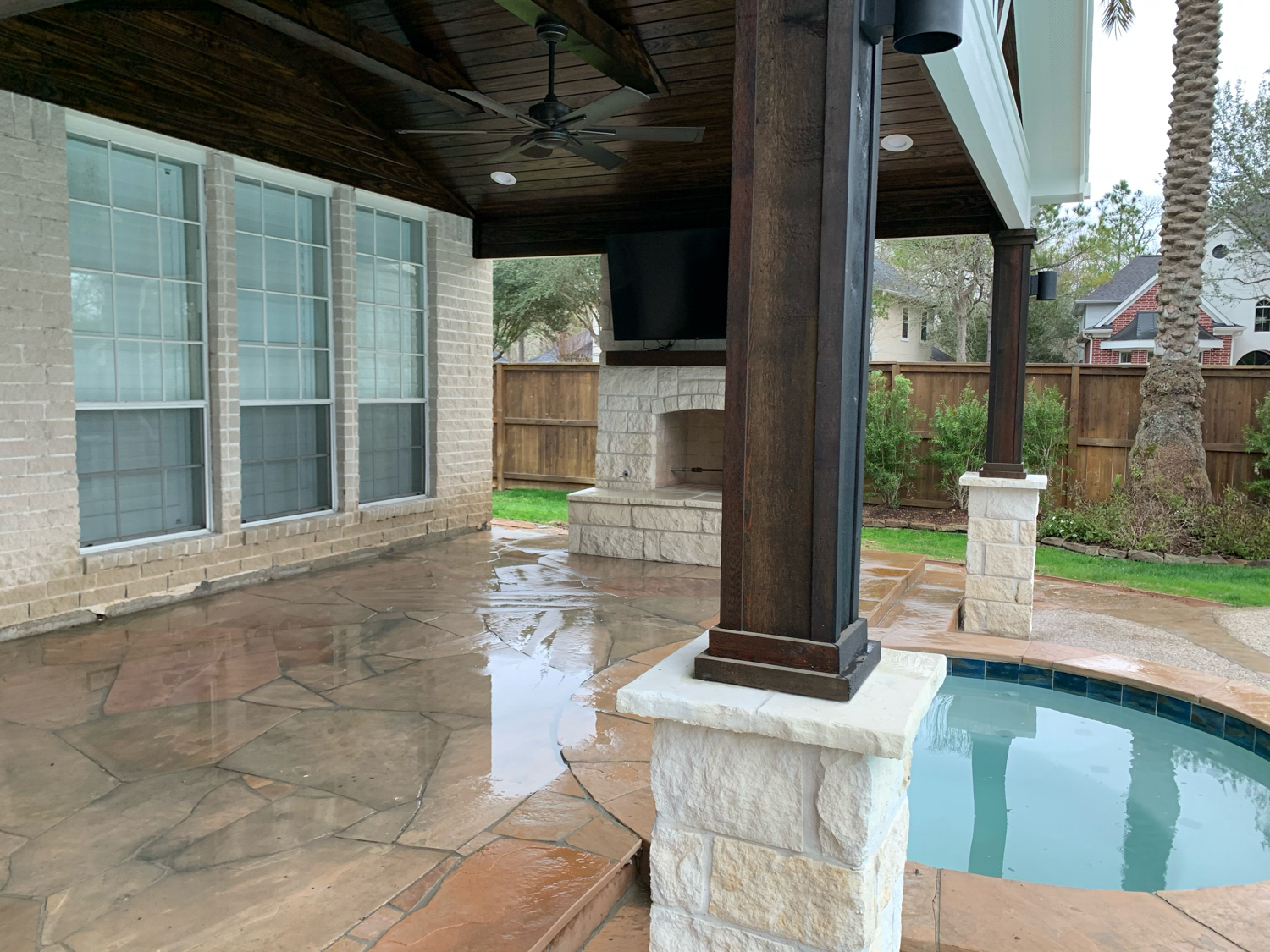 Backyard-Retreats_Pearland-Texas_beautiful-custom-pool-houses-for-your-backyard-8