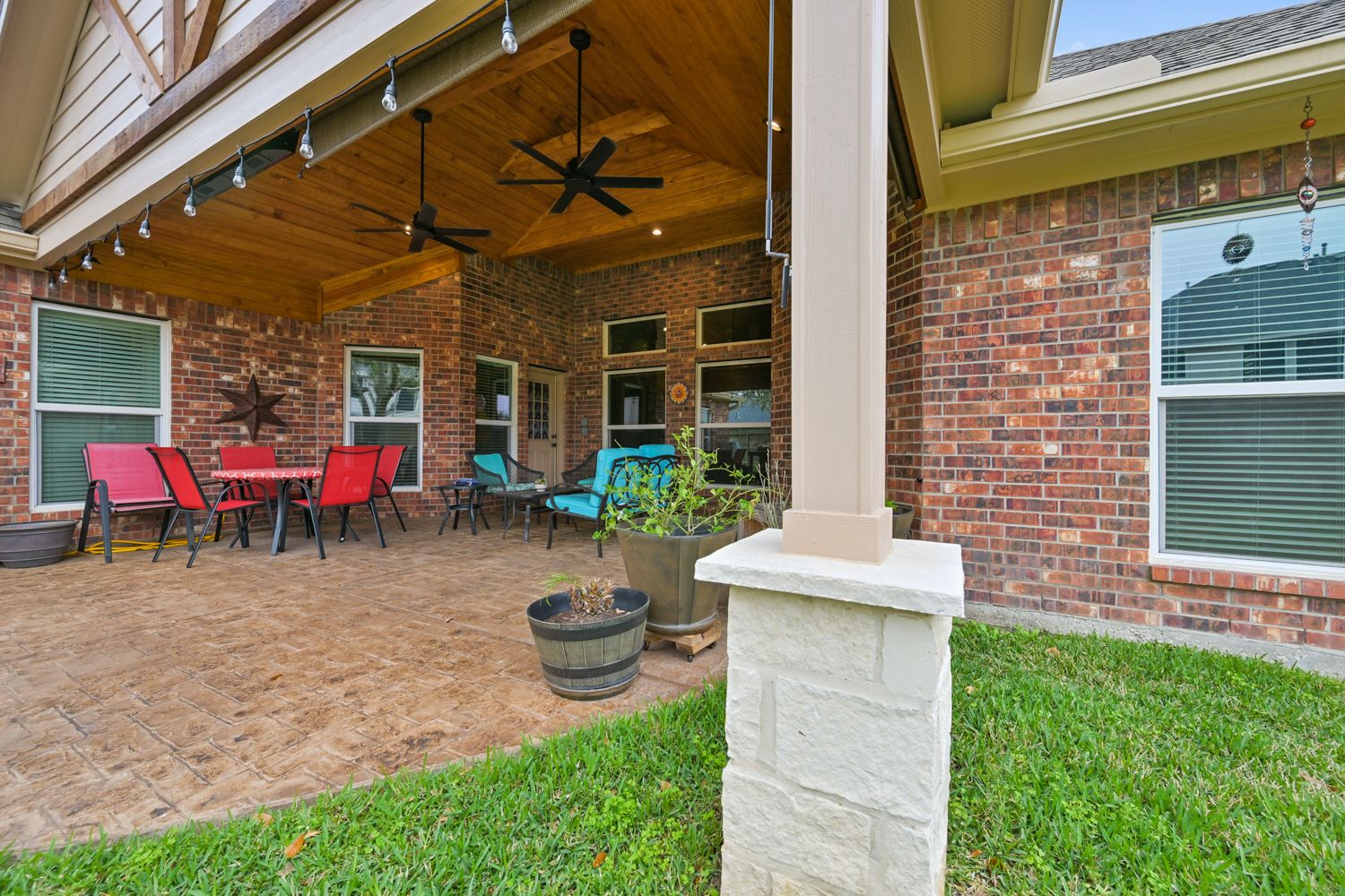 Backyard-Retreats_Pearland-Contractor-111_covered-patio