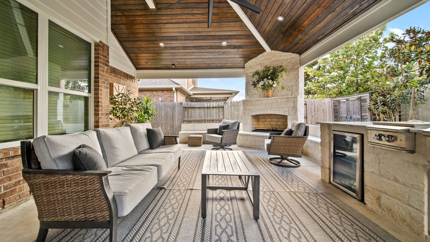 Backyard-Retreats_Pearland-Contractor-201_outdoor-kitchen