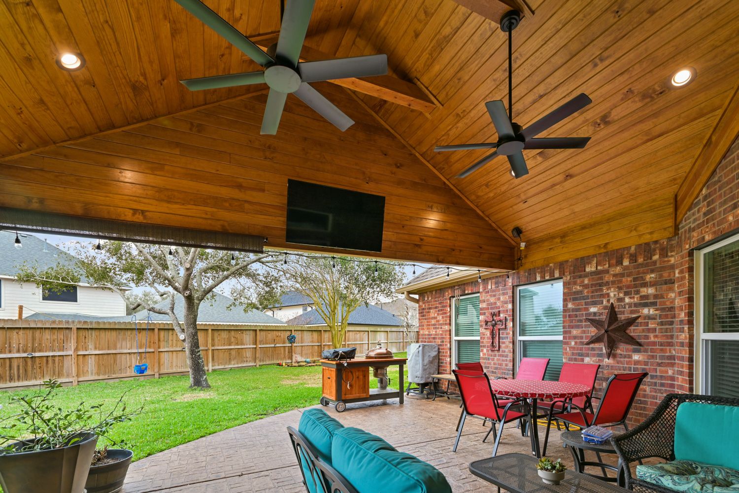 Backyard-Retreats_Pearland-Contractor-105_covered-patio
