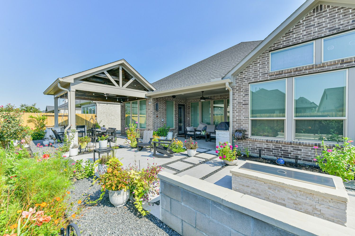 Backyard-Retreats_Pearland-Contractor-008_firepit