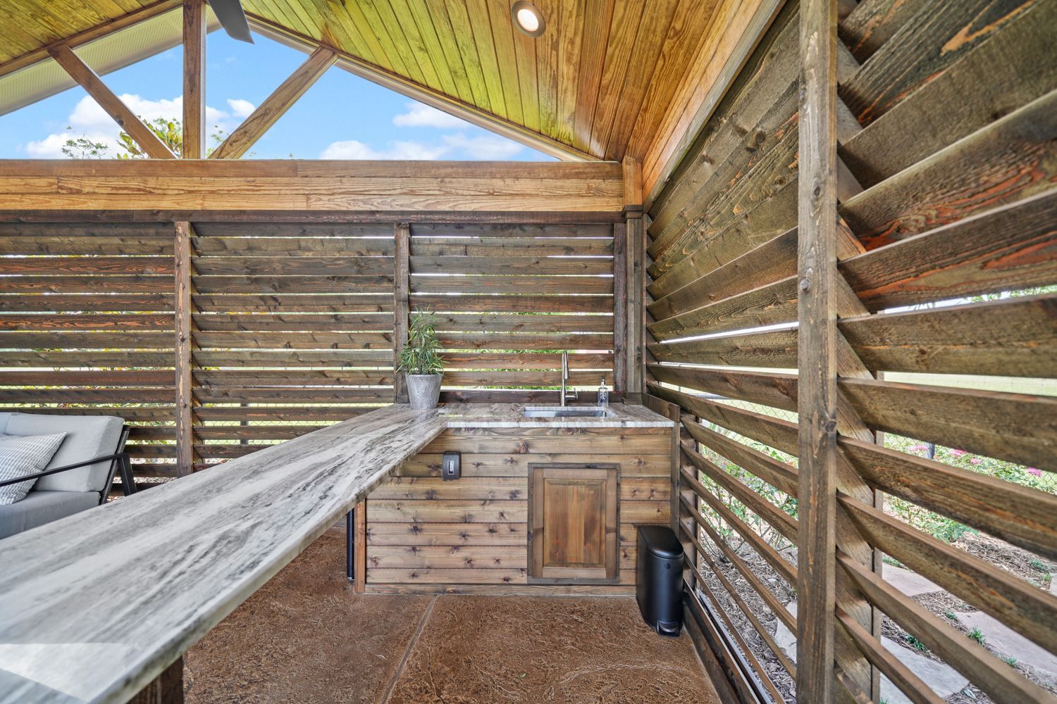 Backyard-Retreats_Cabanas-in-Pearland-28