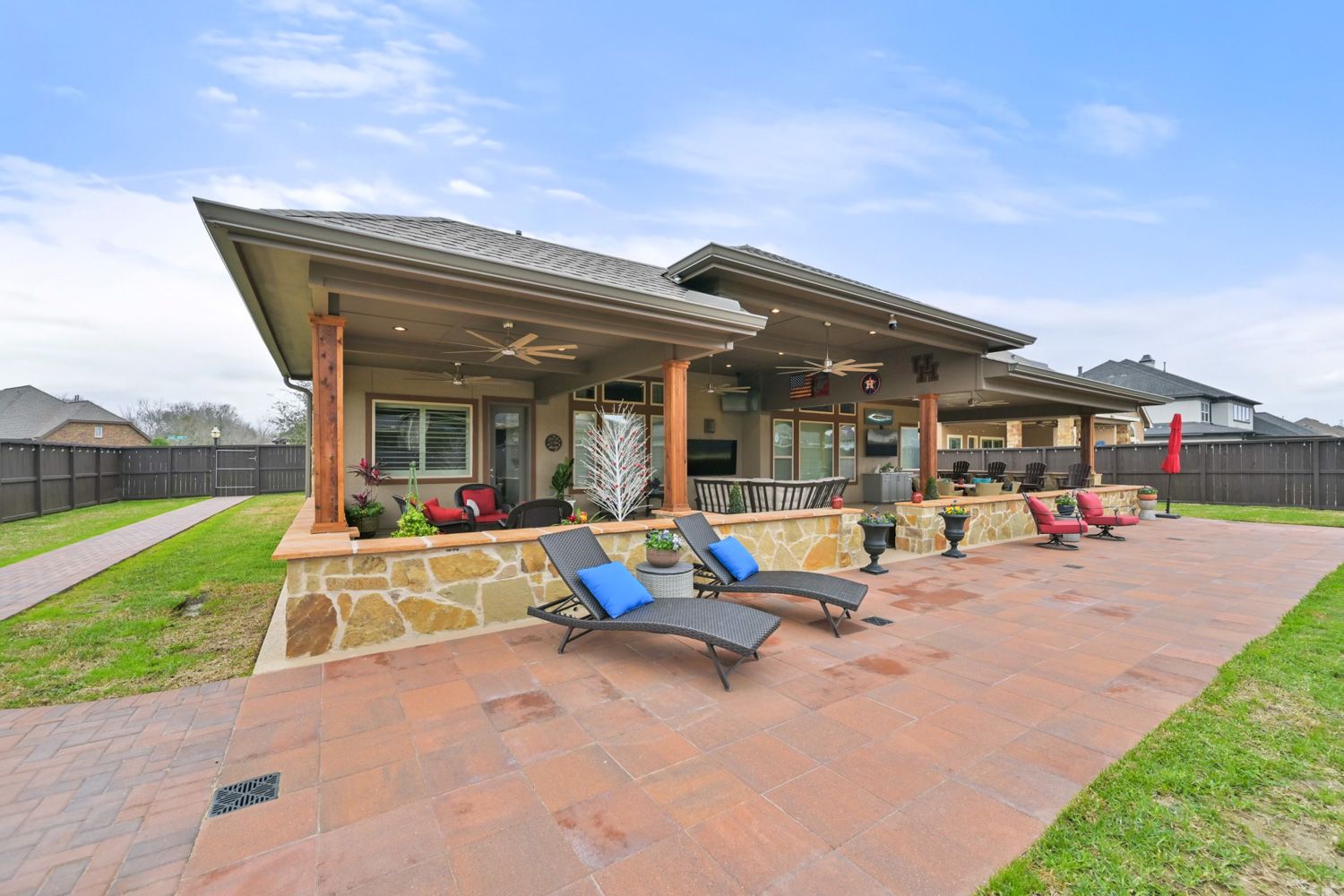 Backyard-Retreats_Pearland-Contractor-099_covered-patio