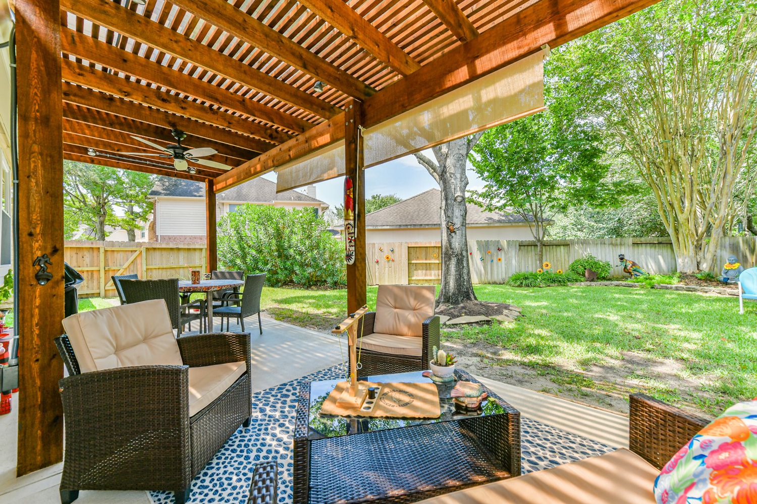 Backyard-Retreats_Pearland-Contractor-018_arbor