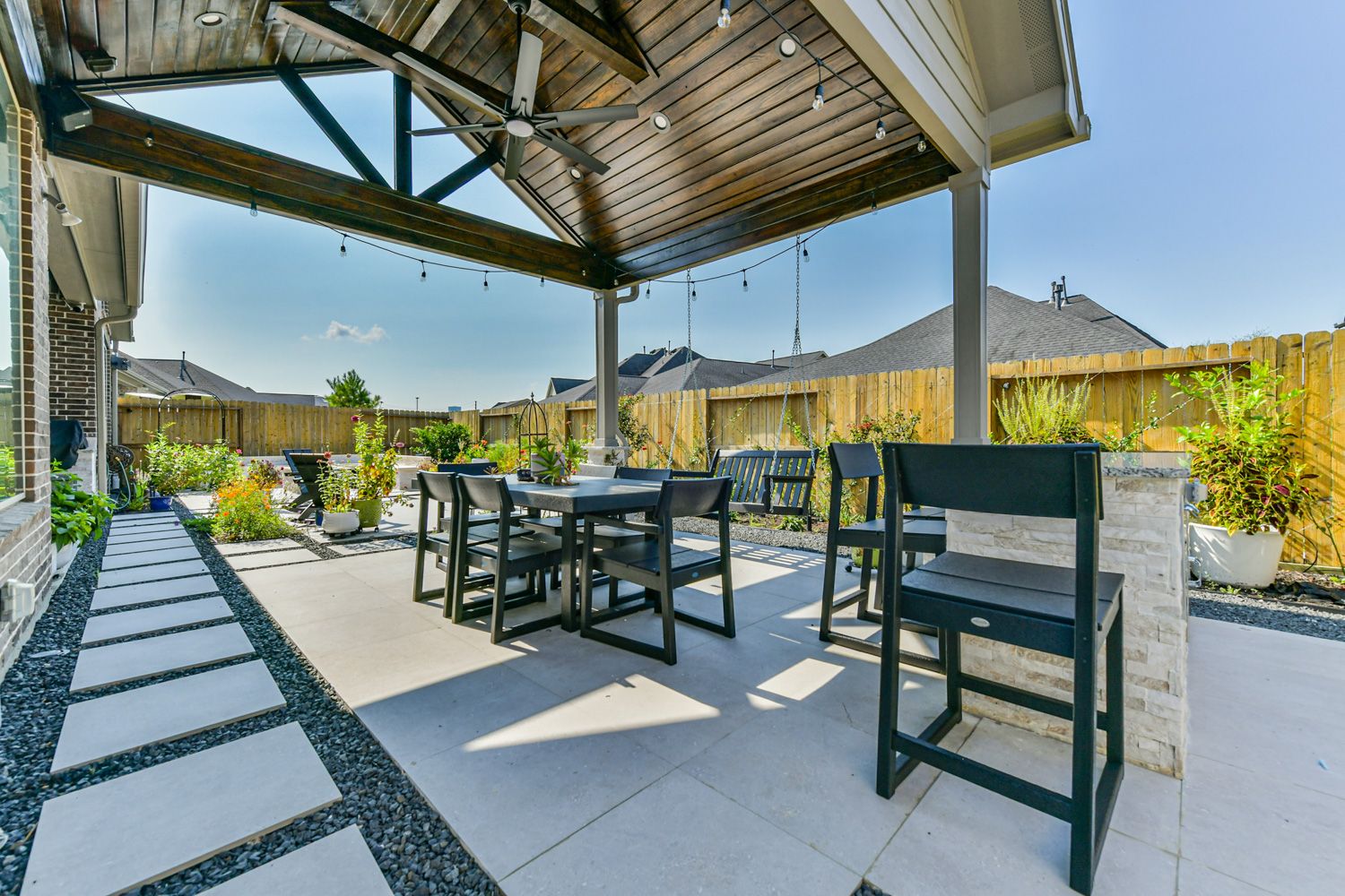 Backyard-Retreats_Pearland-Contractor-010_cabana