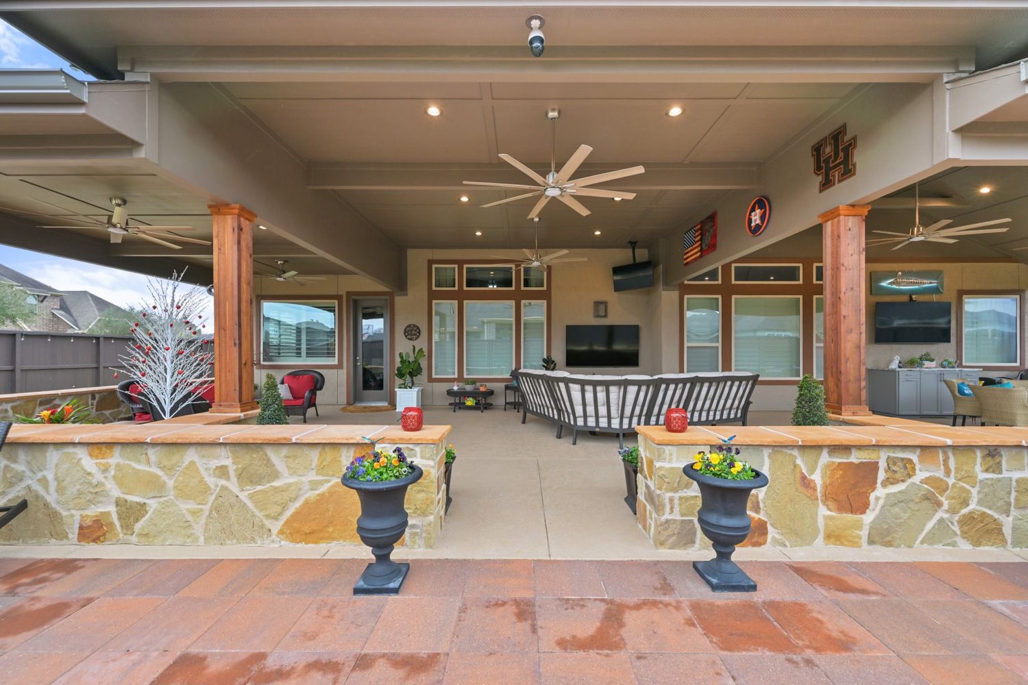 Backyard-Retreats_Pearland-Contractor-092_covered-patio