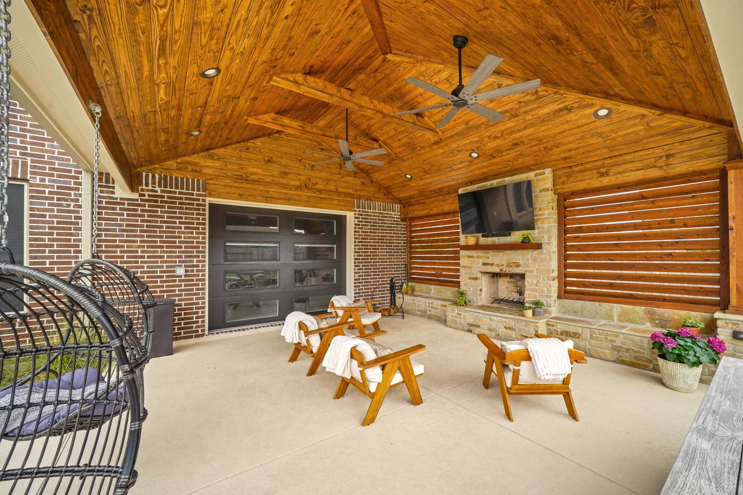 Backyard-Retreats_Pearland-Contractor-129_covered-patio