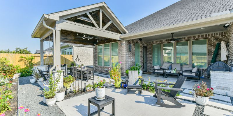 Outdoor Kitchen - Backyard Retreats