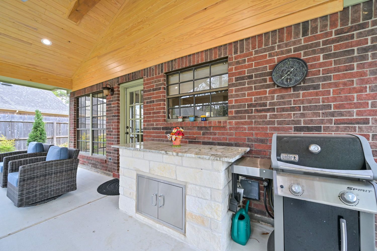 Backyard-Retreats_Pearland-Contractor-065_covered-patio