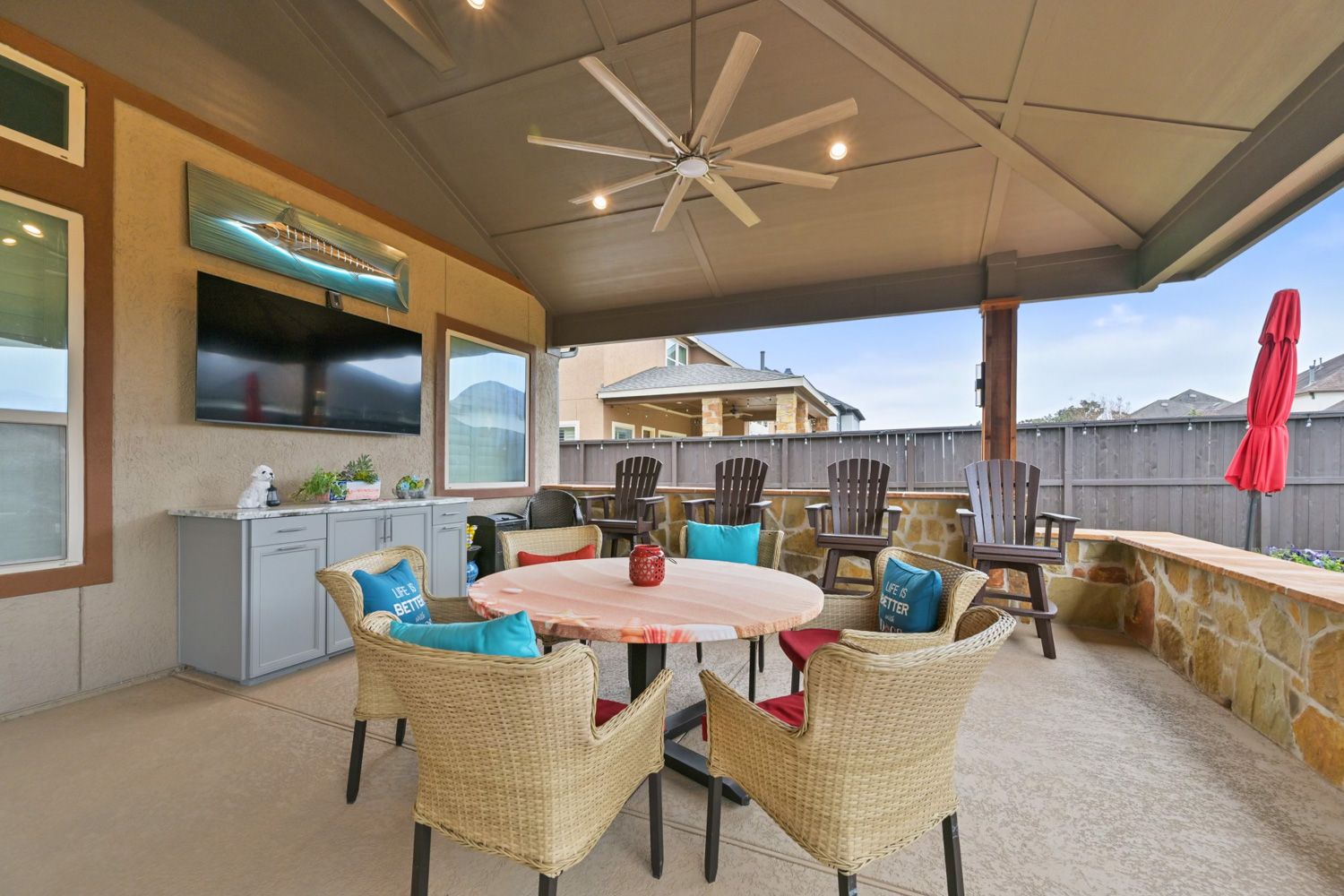 Backyard-Retreats_Pearland-Contractor-097_covered-patio