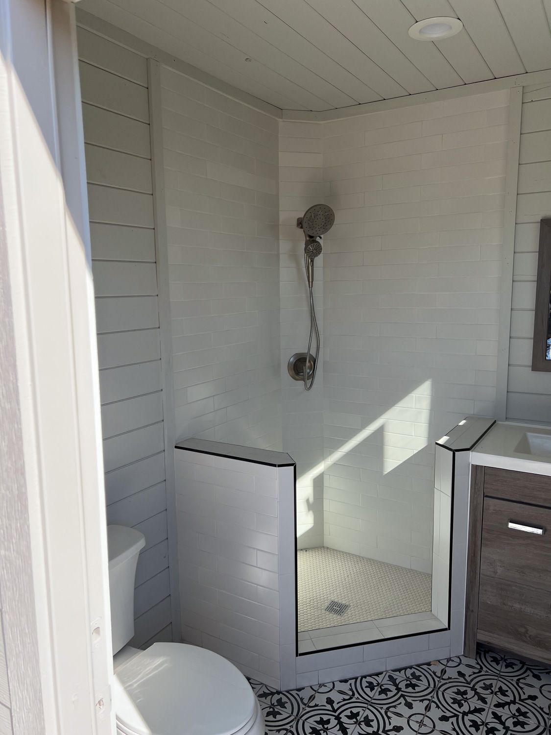 Backyard-Retreats_Pearland-Contractor-167_flooring-options