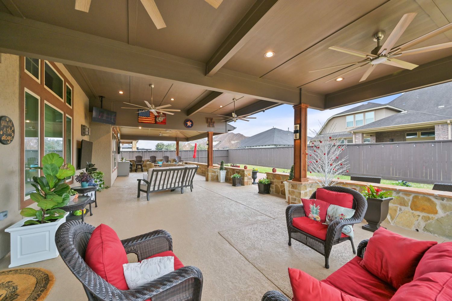 Backyard-Retreats_Pearland-Contractor-100_covered-patio