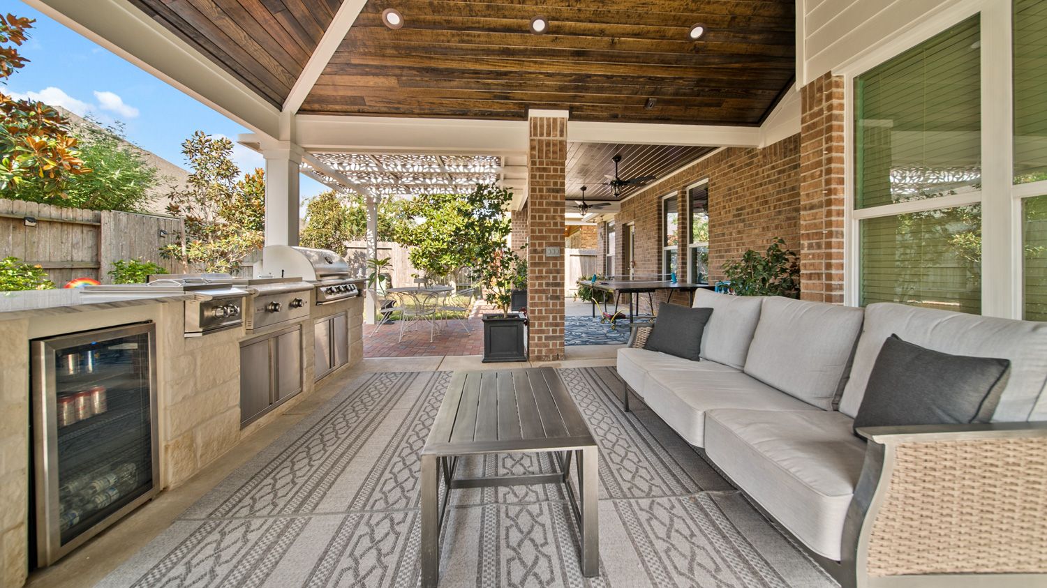 Backyard-Retreats_Pearland-Contractor-200_covered-patio