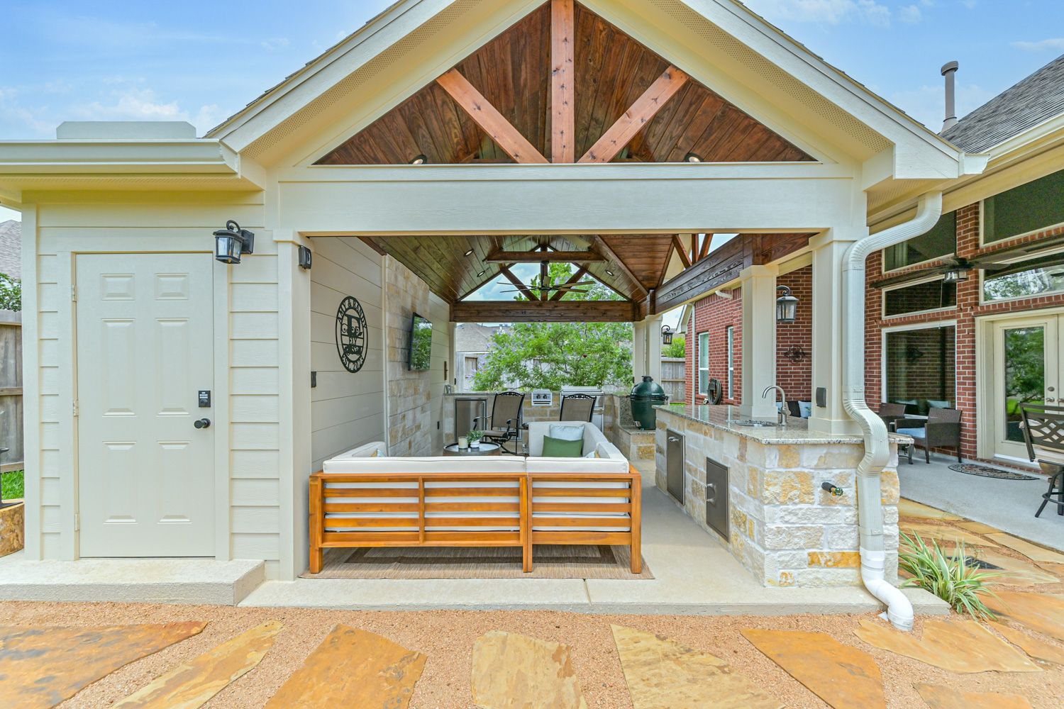 Backyard-Retreats_Pearland-Contractor-050_cabana