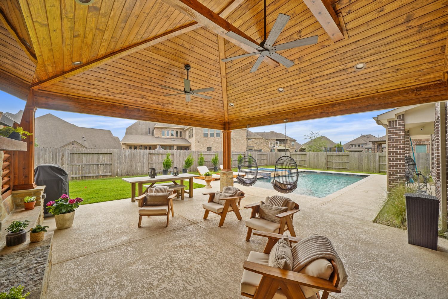 Backyard-Retreats_Cabanas-in-Pearland-21