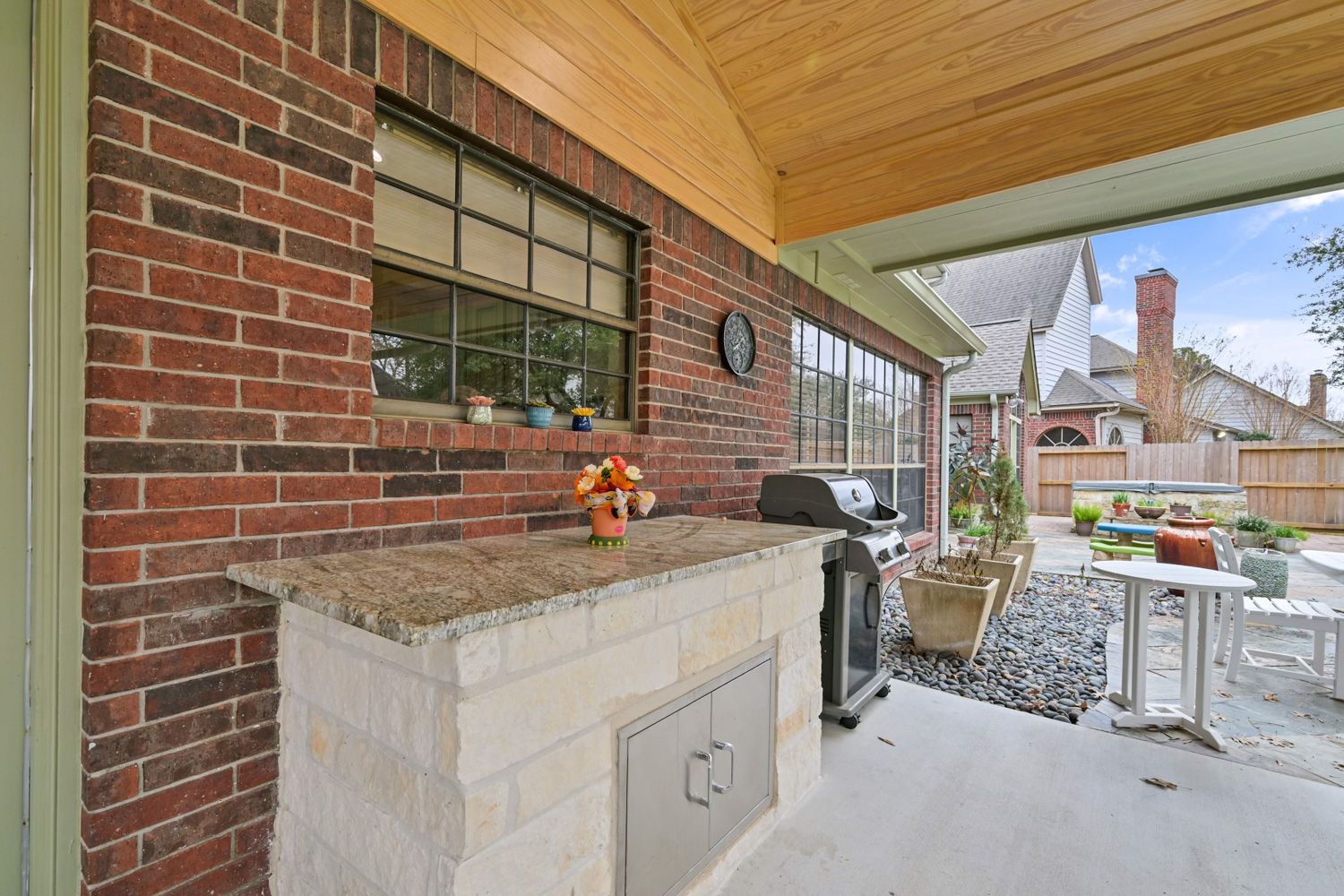 Backyard-Retreats_Pearland-Contractor-060_covered-patio