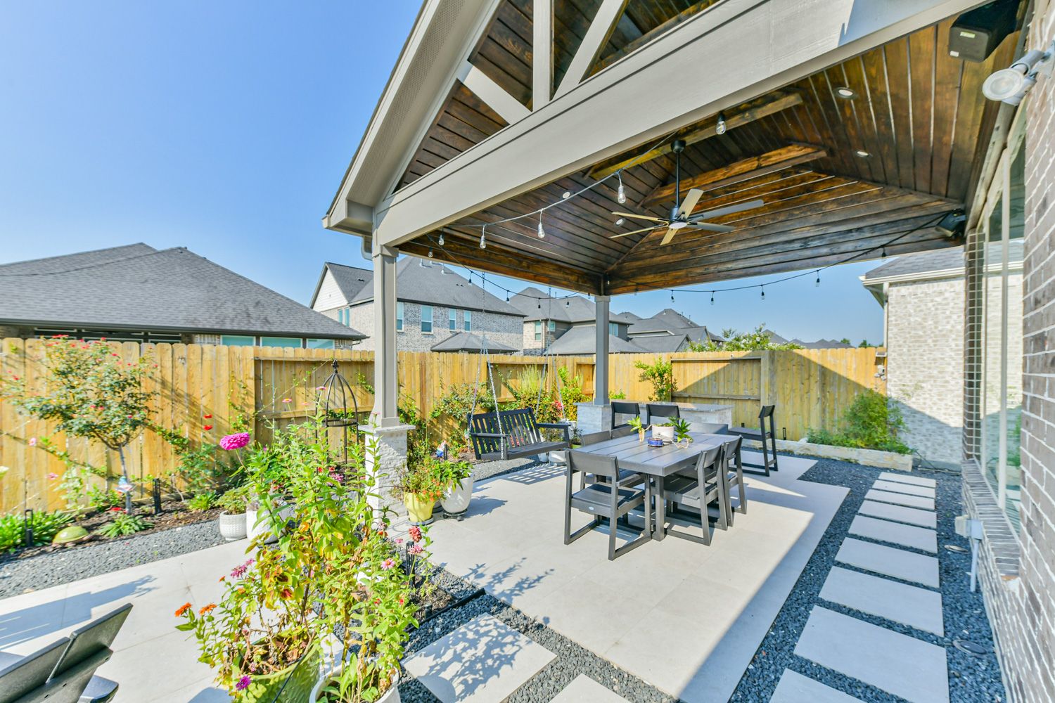 Backyard-Retreats_Pearland-Contractor-016_cabana